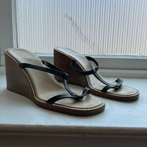 Gorgeous Vintage J Crew Black Leather T strap Wedge Sandals - lightly used
